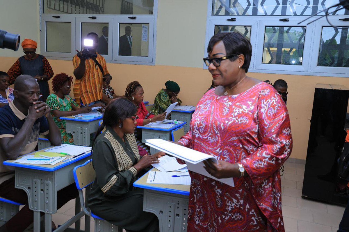 Côte d’Ivoire : communiqué à l’endroit des candidats admis aux concours administratifs des sessions 2023, 2024 et 2025 résultats des concours administratifs des 28 et 29 juin 2025 Côte d'Ivoire Concours administratifs 2025 les correcteurs invités à ...
