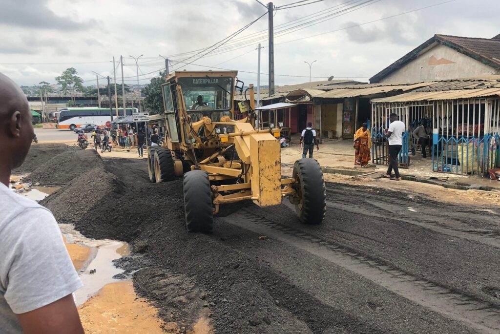 Côte d'Ivoire la mairie d'Abobo lance enfin les travaux de bitumage de...