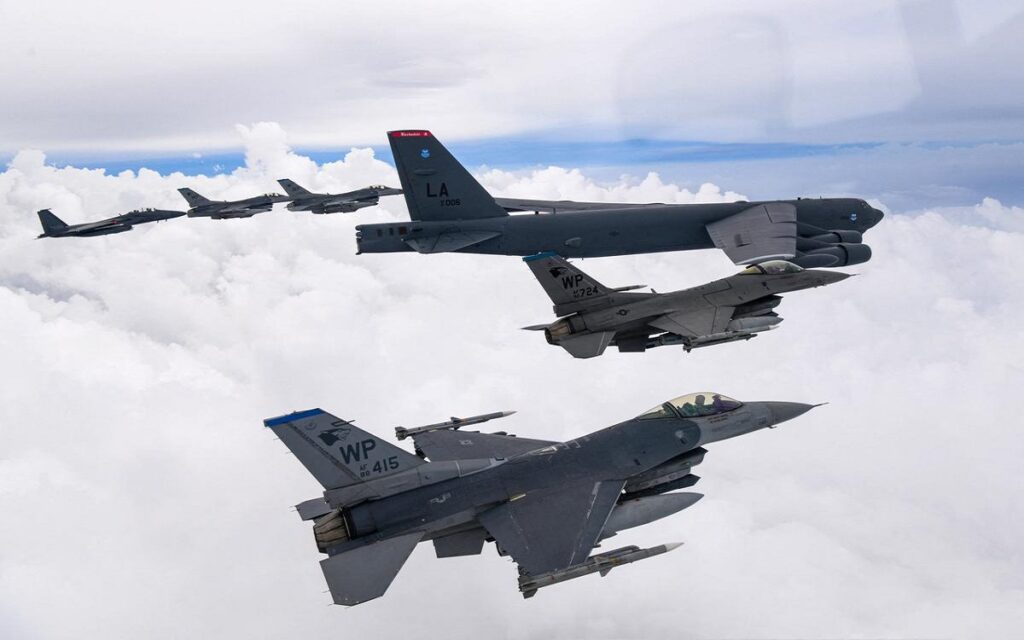 Guerre Israël-Iran : vers une intervention des USA ? Des avions bombardiers B-2 ont décollé...