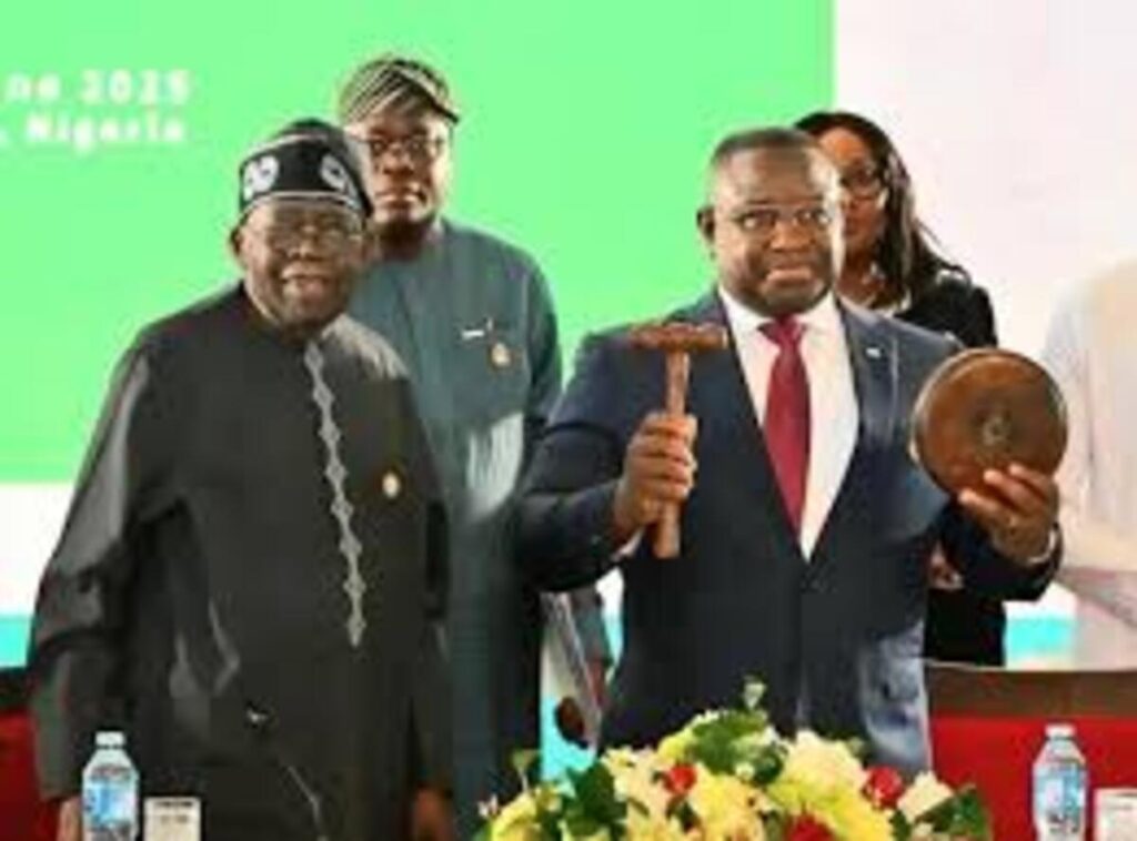 Qui est Julius Maada Bio, président de la Sierra Leone, élu président de la Cédéao