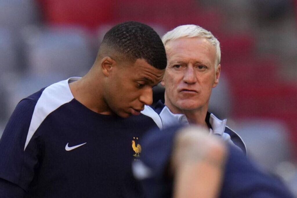 Kylian Mbappé direct avec Deschamps “Être 9 en club et en sélection, ce n’est pas…”