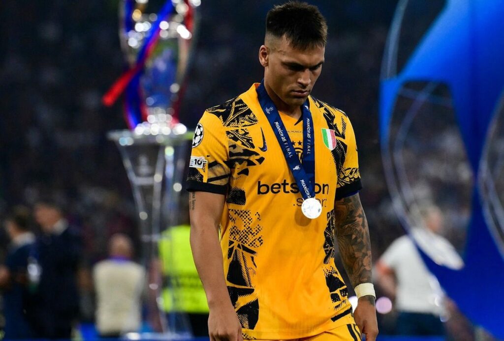 Lautaro Martinez taillé en pièces après la défaite de l'Inter Milan face au PSG