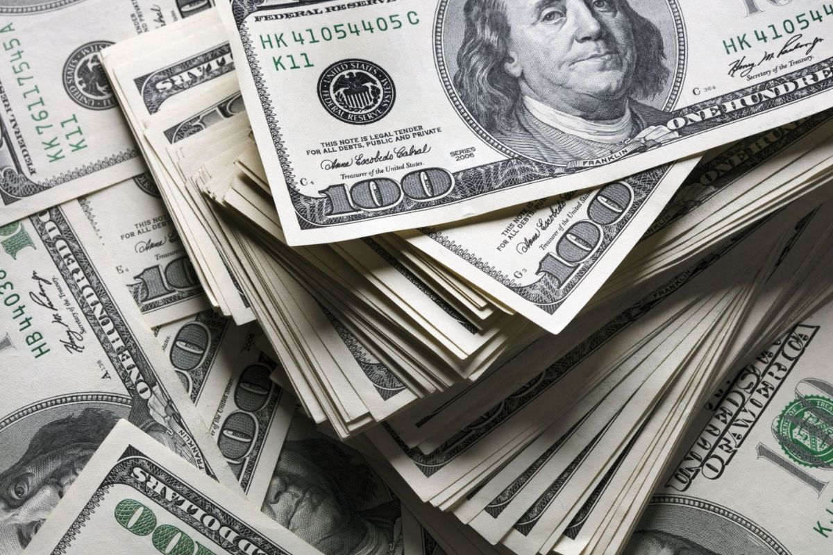 Dollar : la monnaie américaine recule à cause de …
