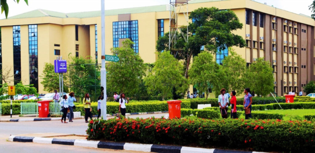 Nigeria : une université oblige ce type de personnes à porter du soutien-gorge