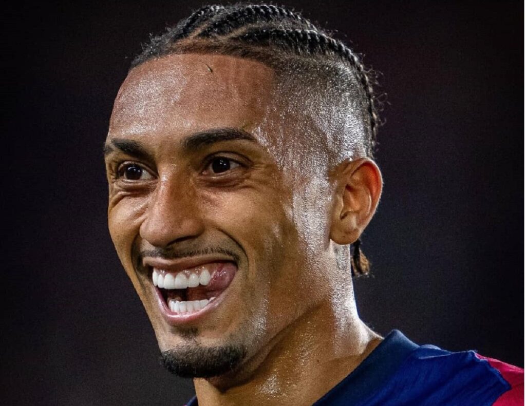 Raphinha surclasse Lamine Yamal et Kylian Mbappé le Brésilien décroche le prix du meilleur joueur en...