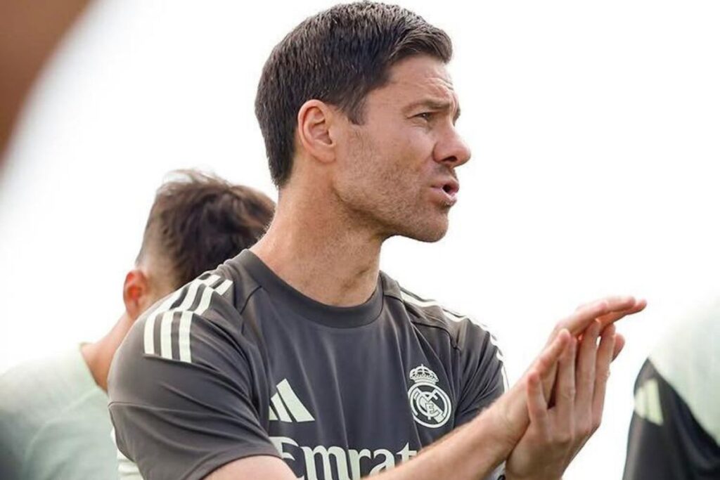 Real Madrid “C’est un taulier de mon équipe”, Xabi Alonso désigne son soldat