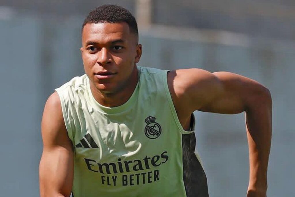 Real Madrid Xabi Alonso déçu par la date du retour de Kylian Mbappé