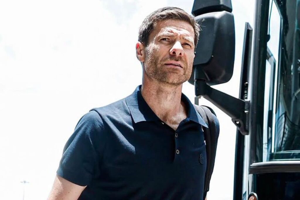 Real Madrid Xabi Alonso glisse une pique à Laporta