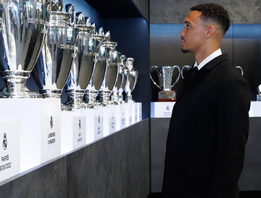 Trent Alexander-Arnold annonce une bonne nouvelle à Vinicius et Mbappé Je vais leur offrir