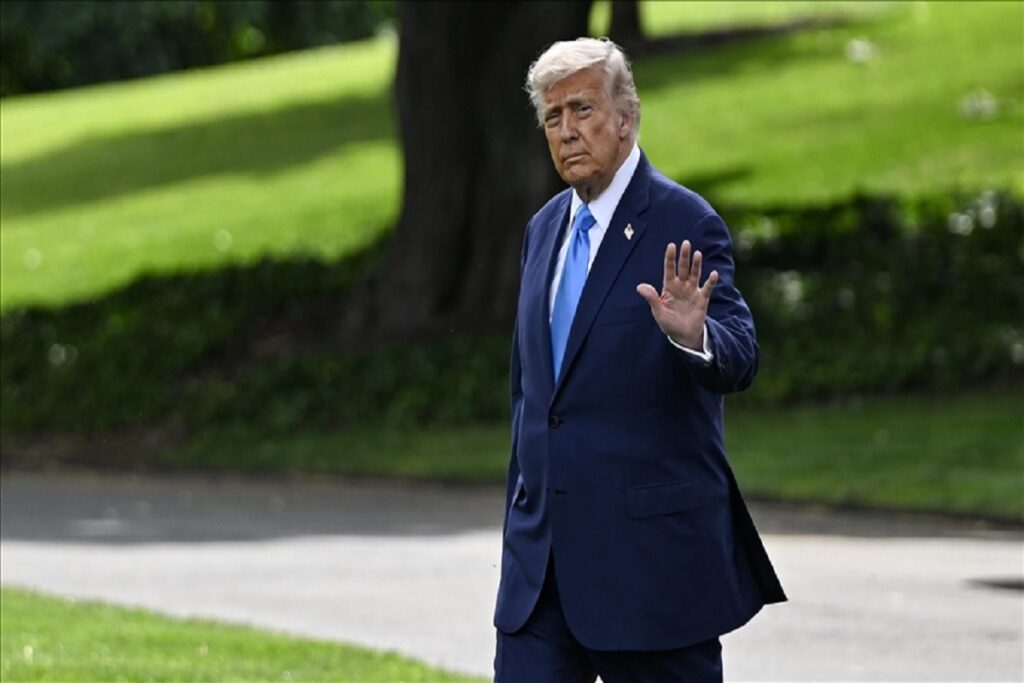USA Donald Trump a empoché plus de 32 milliards de Fcfa grâce à la vente des...