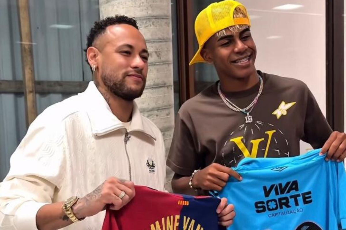 Barça Lamine Yamal passe son temps avec son idole au Brésil (photo)Lire sur httpswp.mepcw0O5-1P5O