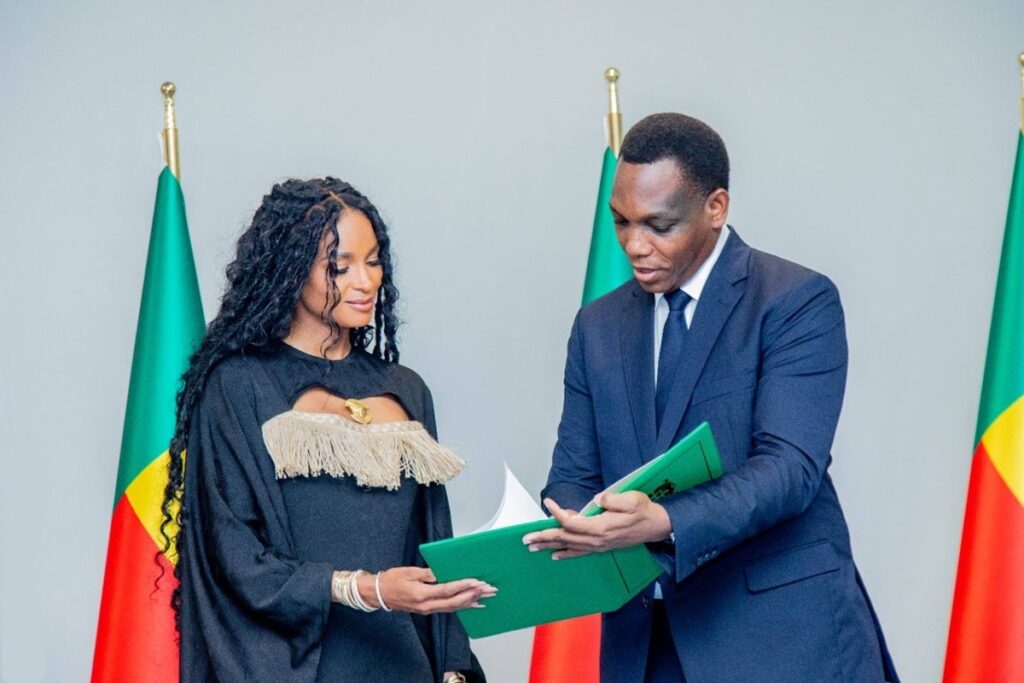 Après avoir reçu la nationalité béninoise, Ciara reçoit une grosse demande de...