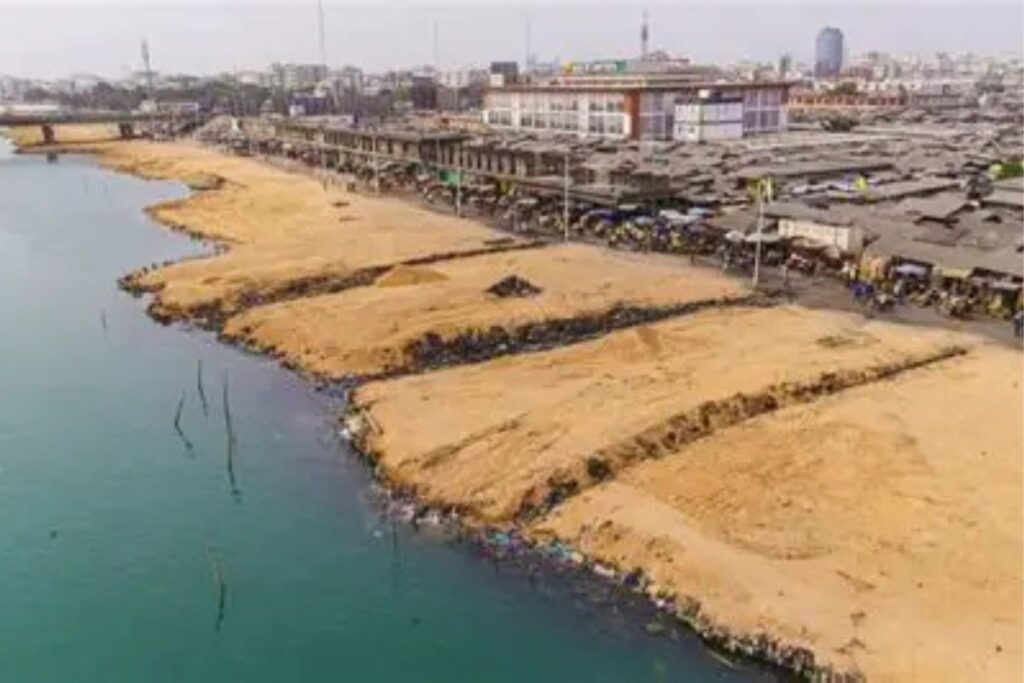 Bénin / Libération de la berge lagunaire Est de Cotonou : bonne nouvelle pour les populations qui sont...