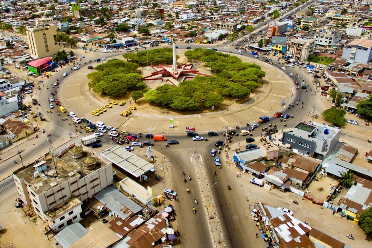 Bénin : des centaines de personnes rassemblées pour condamner la tentative de putsch