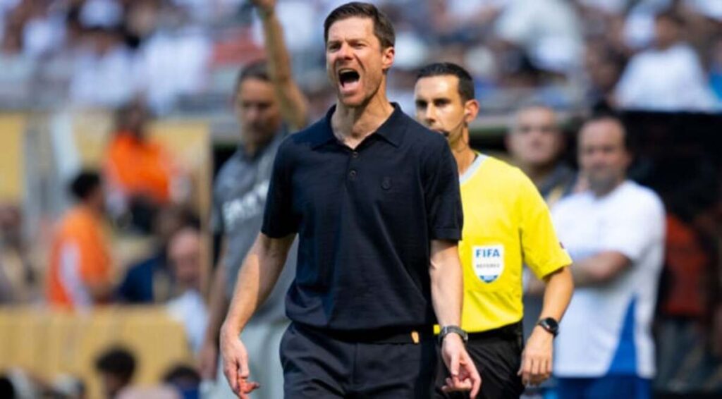 Malgré l’humiliation subie face au PSG, Xabi Alonso s’entraine à garder la tête froide