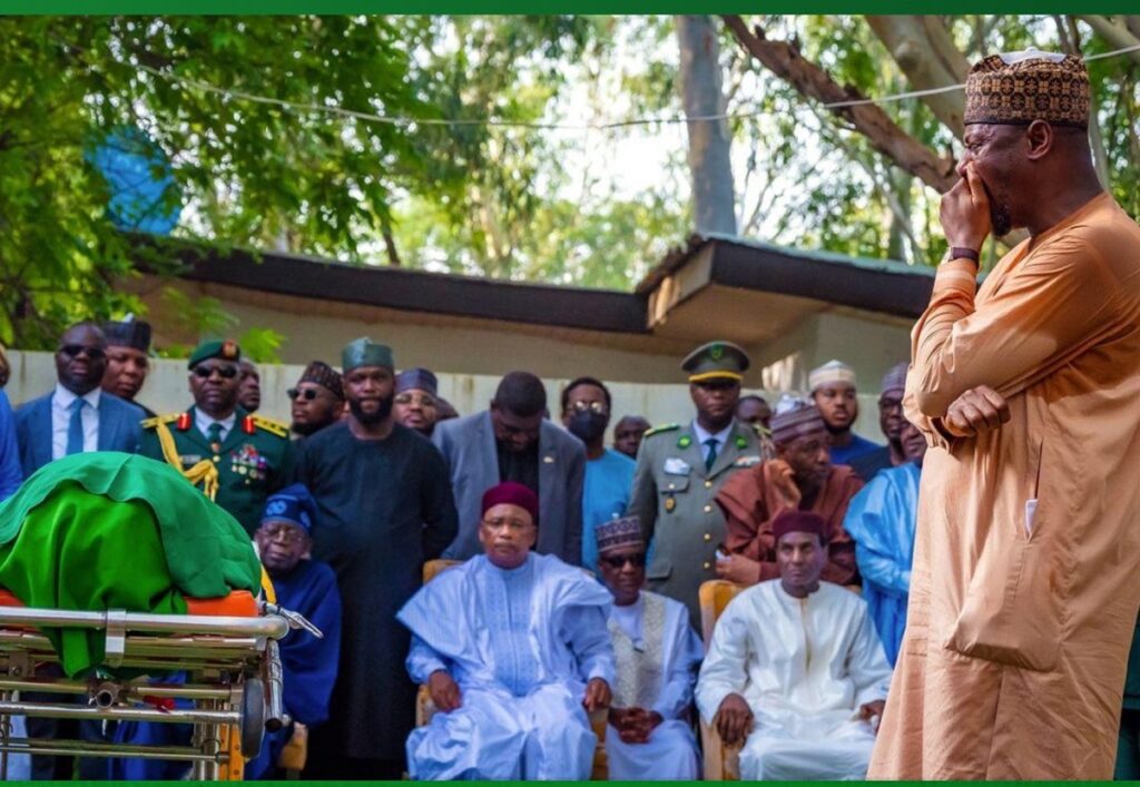 Nigéria l'ex-président Buhari enterré sans cercueil ; voici pourquoi