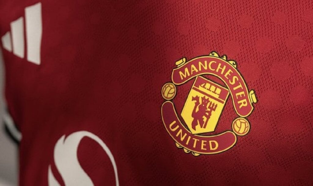 Officiel Manchester United annonce la signature d'un Lion Indomptable