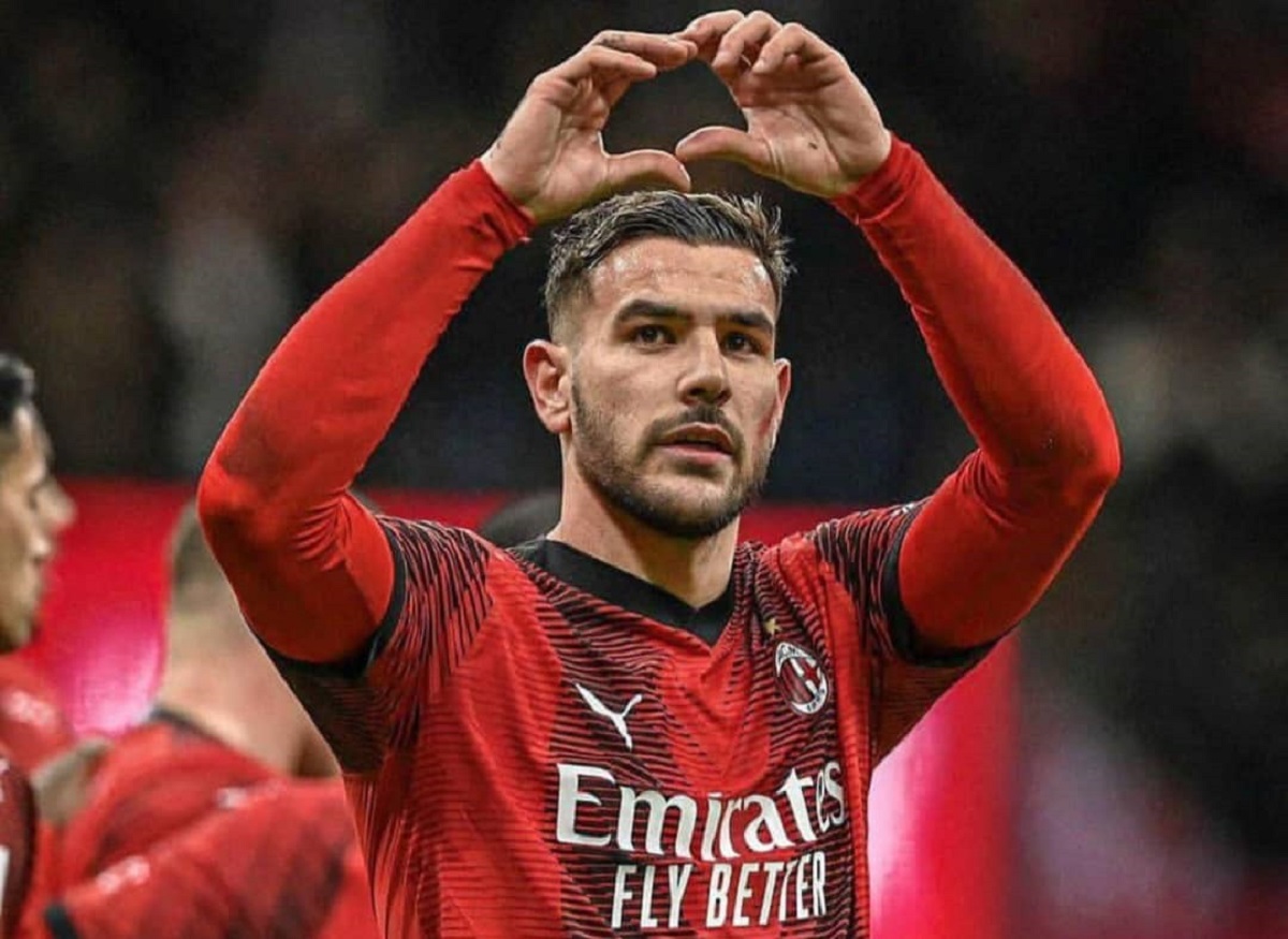 Theo Hernandez tacle les dirigeants de l'AC Milan dans sa lettre d'adieu Les valeurs qui m'avaient amené à...