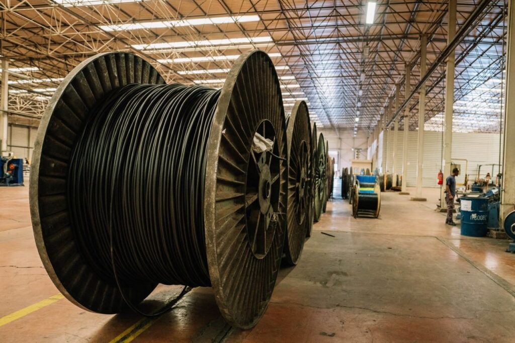 Verre, acier, câbles, voitures… ce pays africain devient une véritable puissance industrielle