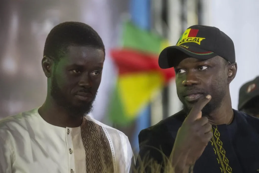 Sénégal : le torchon brûle entre Bassirou Diomaye Faye et Ousmane Sonko, le président sénégalais n'a pas été...