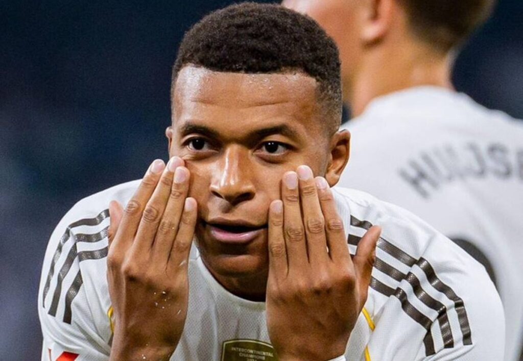 Après la victoire du Real Madrid, Mbappé a-t-il traité Vinicius de fils de pte (2)