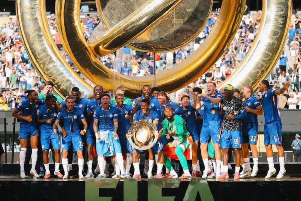 Chelsea Emmanuel Petit conseille ce gardien de classe mondiale aux Blues