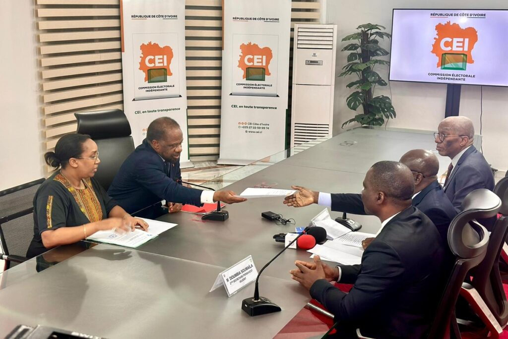 Côte d'Ivoire Laurent Gbagbo dépose sa candidature à la présidentielle 2025