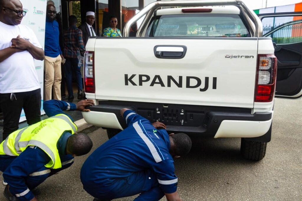 Côte d'Ivoire la SODECI s'offre la voiture de marque Kpandji