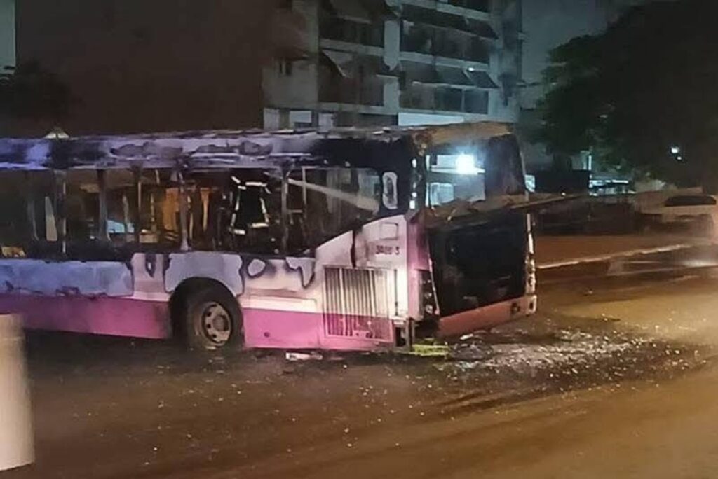Côte d'Ivoire la SOTRA sort du silence sur son autobus incendié