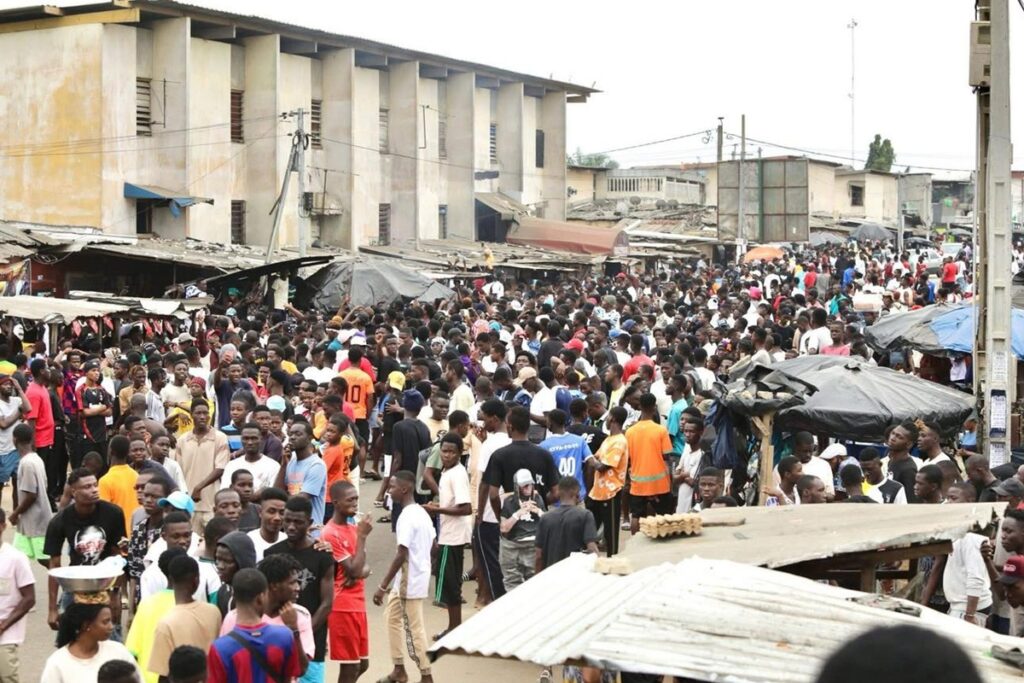 Côte d’Ivoire le tournage du clip d’Himra entraîne la fermeture de la voie...