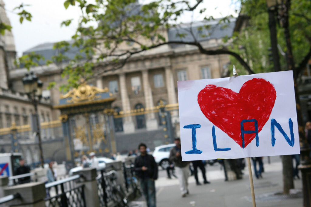 France : enquête ouverte après l'abattage d'un arbre à la mémoire du jeune juif décédé