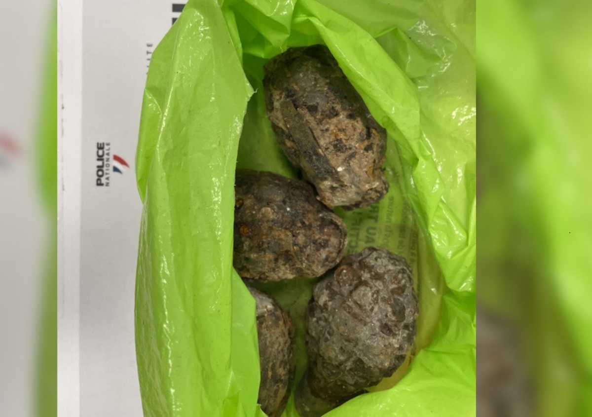 France sans se douter du danger, il apporte 4 grenades de la 2e Guerre mondiale à la police
