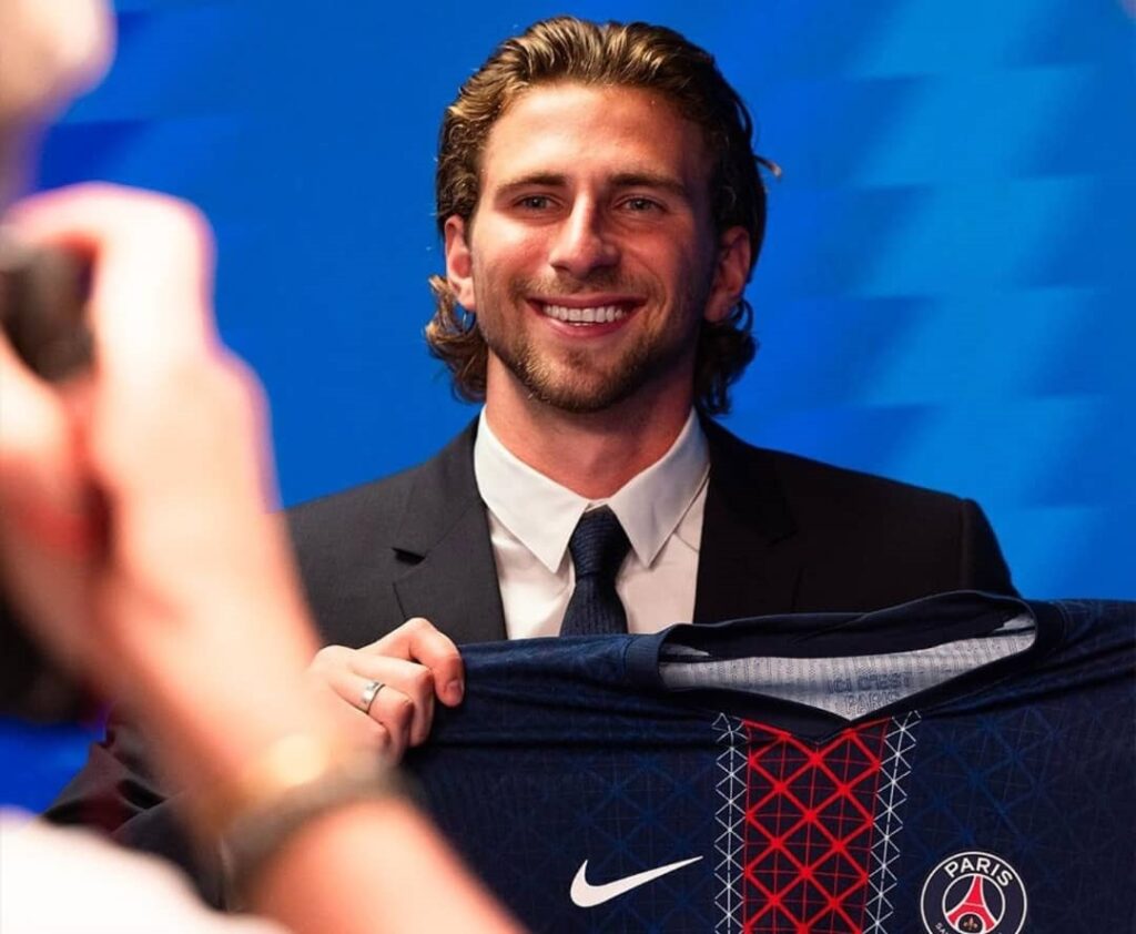 Illia Zabarnyi ambitionne de tout donner pour le PSG Le meilleur club du monde...