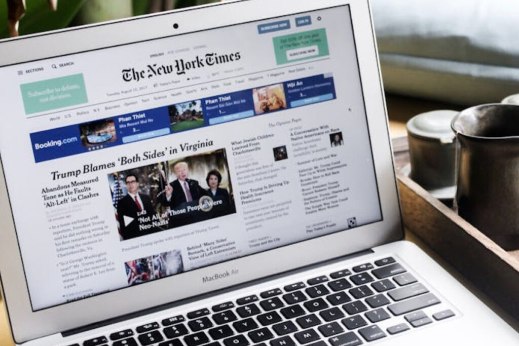 La presse en ligne, les sites d'information en péril ; elle subit de plein fouet...