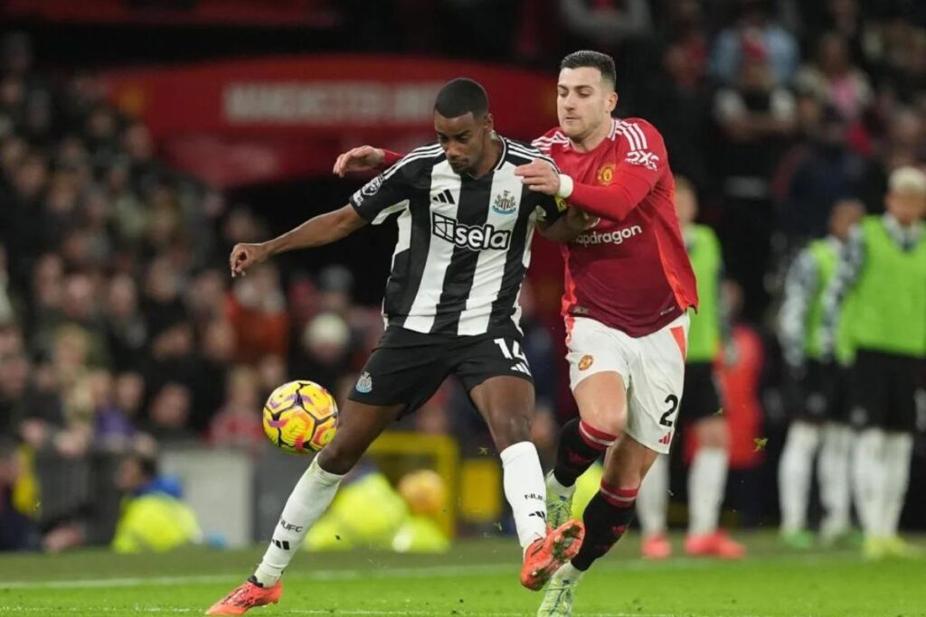 Manchester United et Newcastle se bousculent pour cette star