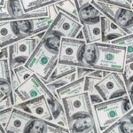 Nigeria 2 voitures de luxe et une grosse somme d'argent saisies chez ...