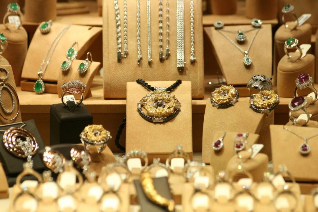 Plus de 5 600 bijoux venant de Chine saisis par les douanes de…