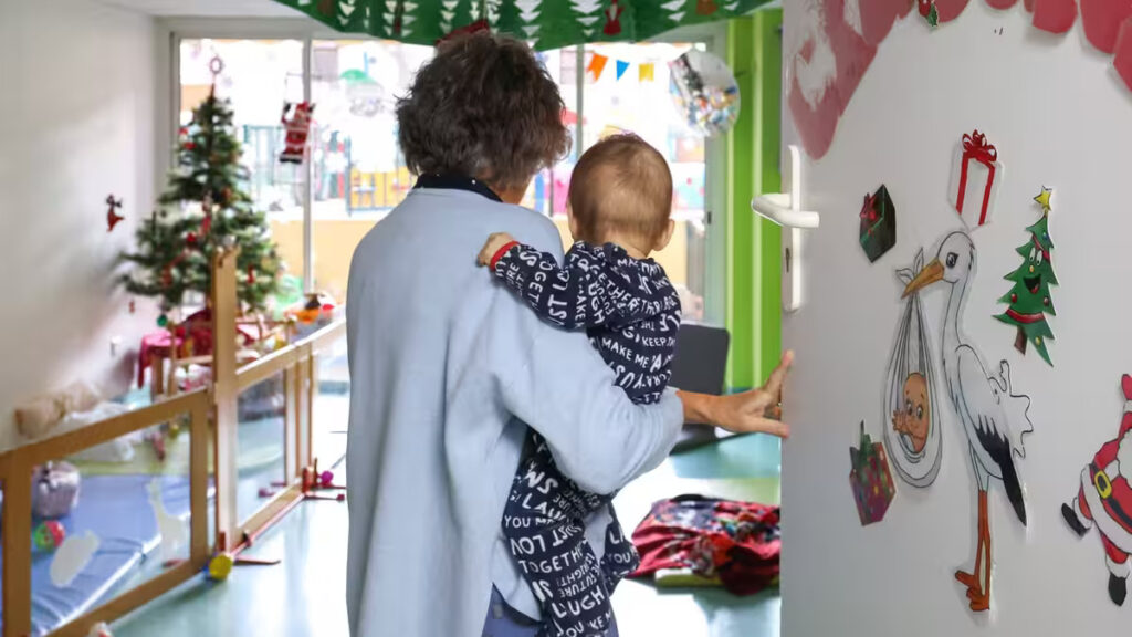 Accueil des bébés dans l'Aide sociale : le gouvernement annonce de nouvelles reformes