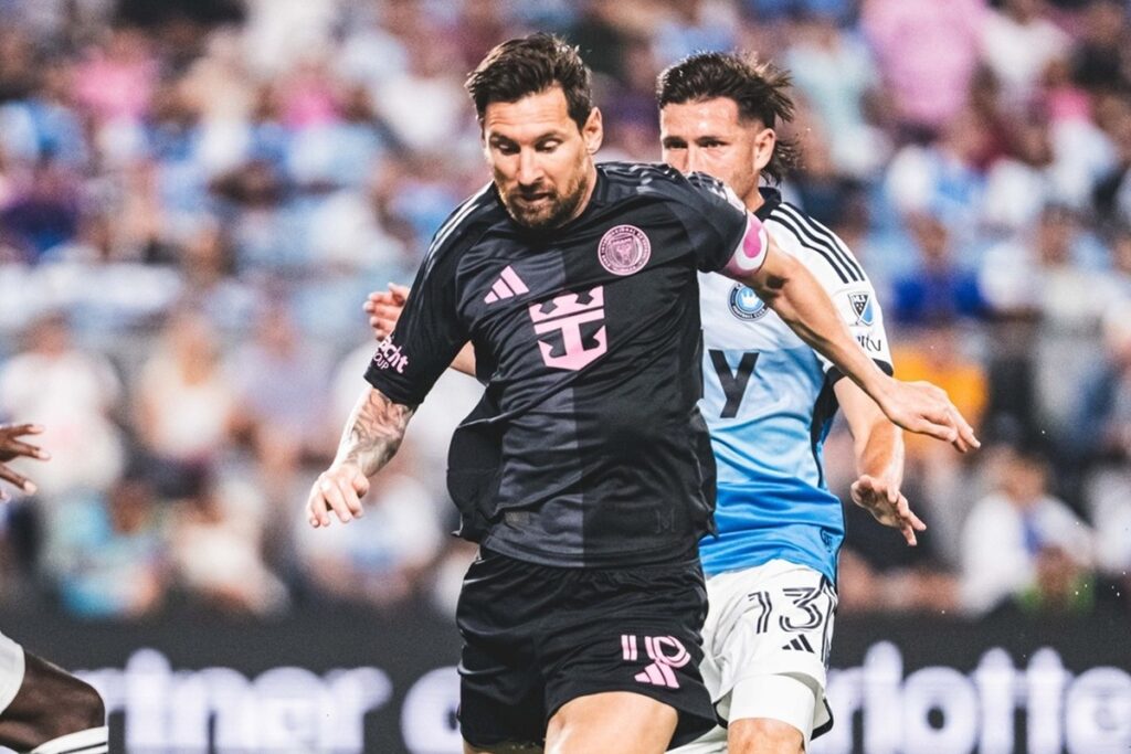 MLS Lionel Messi rate un penalty à force de...