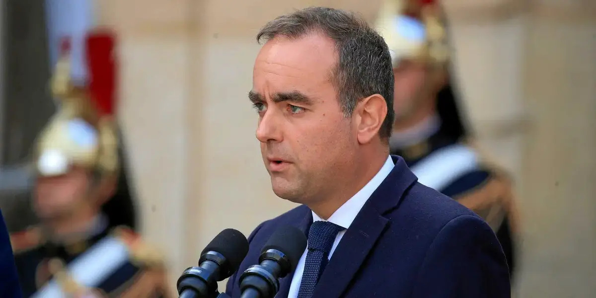 France : à peine installé, Sébastien Lecornu affronte deux motions de censure