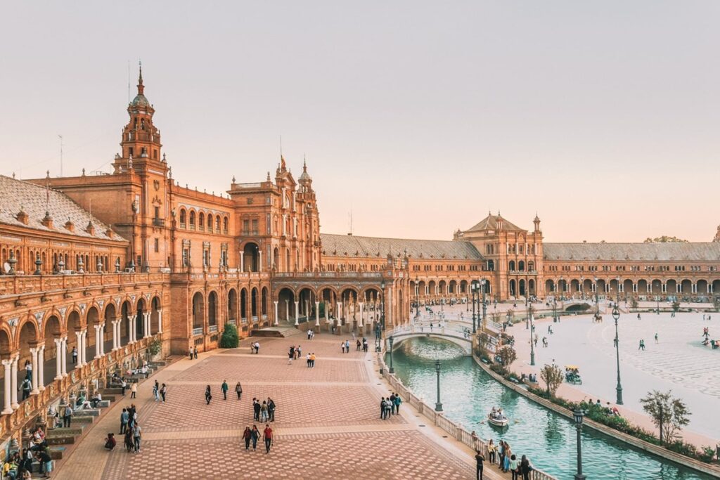 2e destination touristique au monde, l’Espagne établit un nouveau record cet été 2025