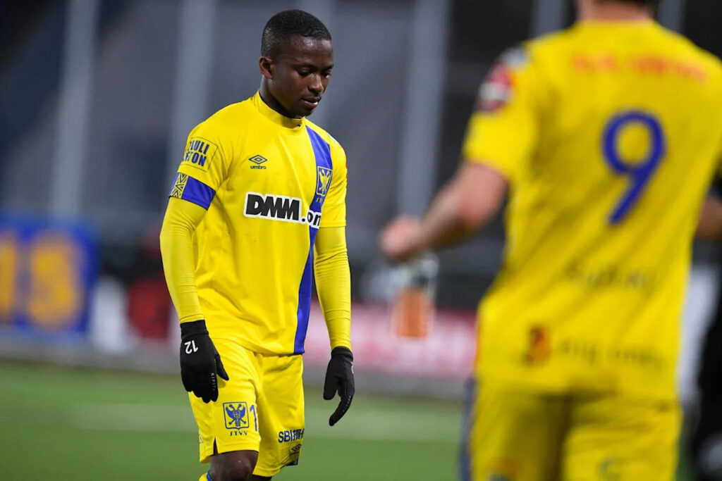 Drame en Chine : un footballeur togolais se brise le cou contre un panneau publicitaire