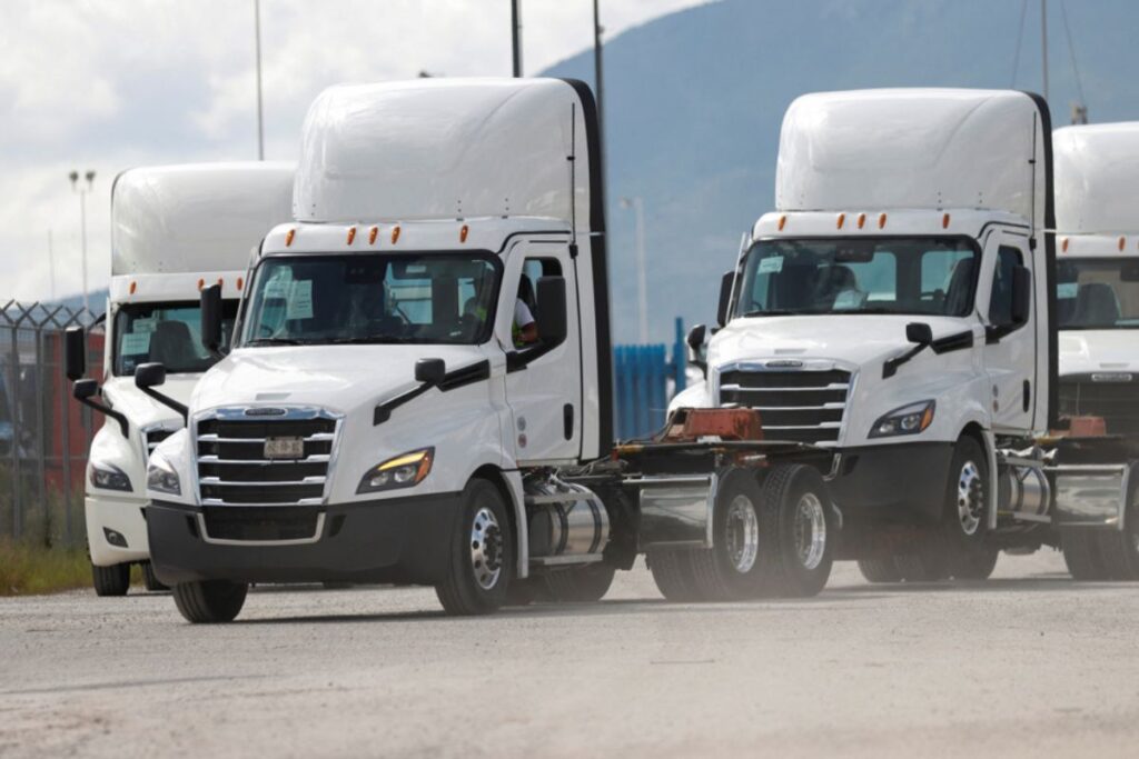 États-Unis Donald Trump camions importés