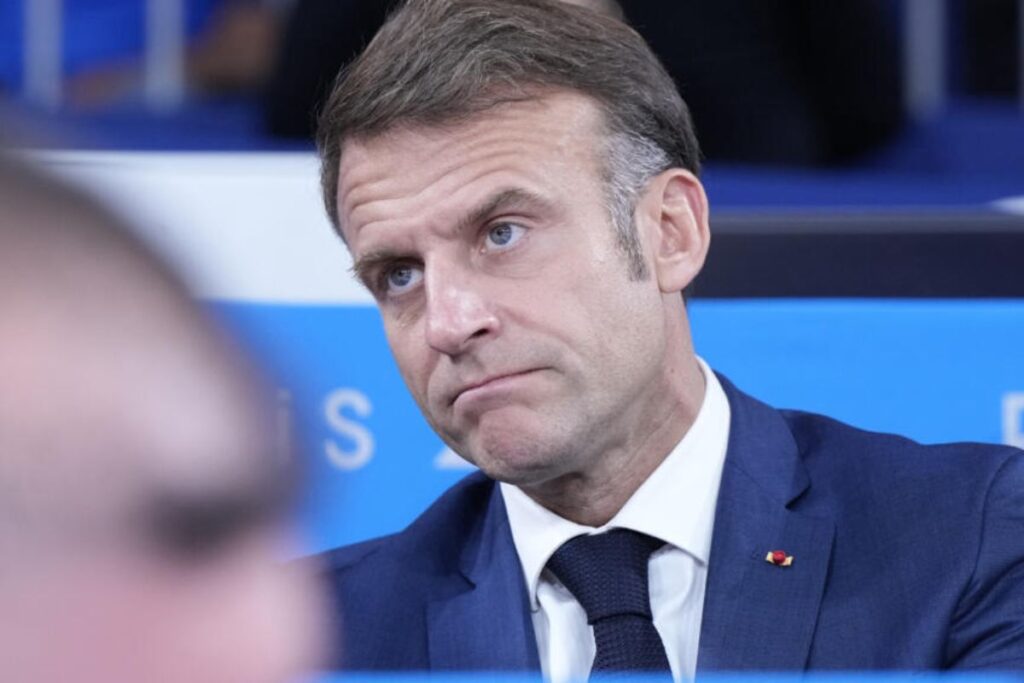 France : ultimes négociations pour former une coalition, Macron lâché par ses alliés