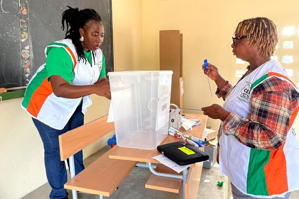 Présidentielle en Côte d’Ivoire ouverture des bureaux de vote