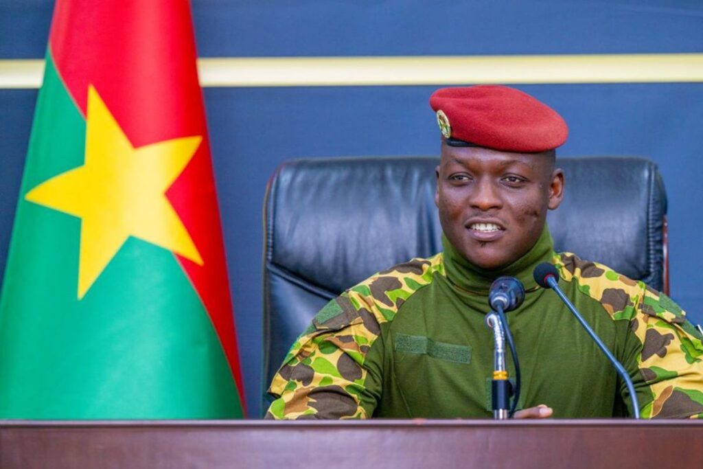 Burkina Faso : initiative Faso Mêbo, Ibrahim Traoré procède à la remise de plus de 200...