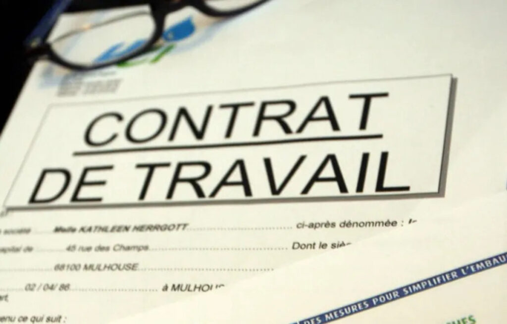 Contrat de travail : si vous voyez ces 4 signes, ne signez pas