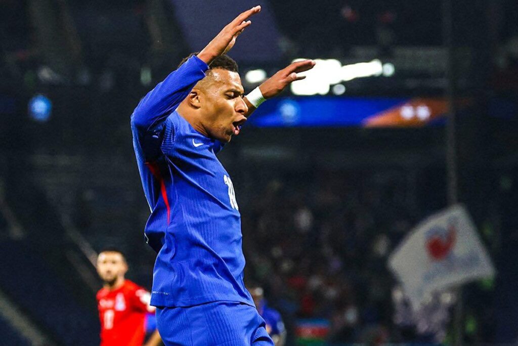 France Kylian Mbappé qualifie les Bleus pour le Mondial 2026