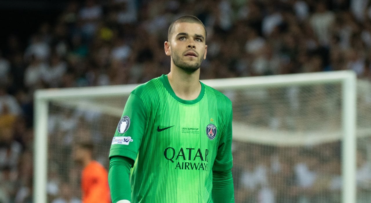 Coup de tonnerre au PSG, Lucas Chevalier déjà sur le départ !