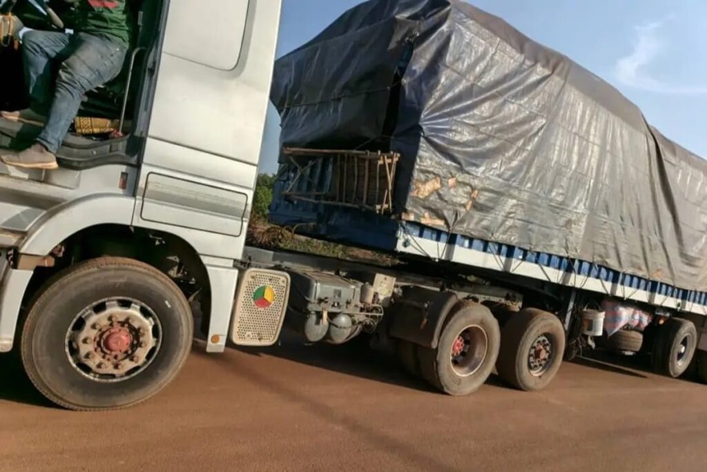 Côte d'Ivoire la gendarmerie immobilise un camion semi-remorque, la raison